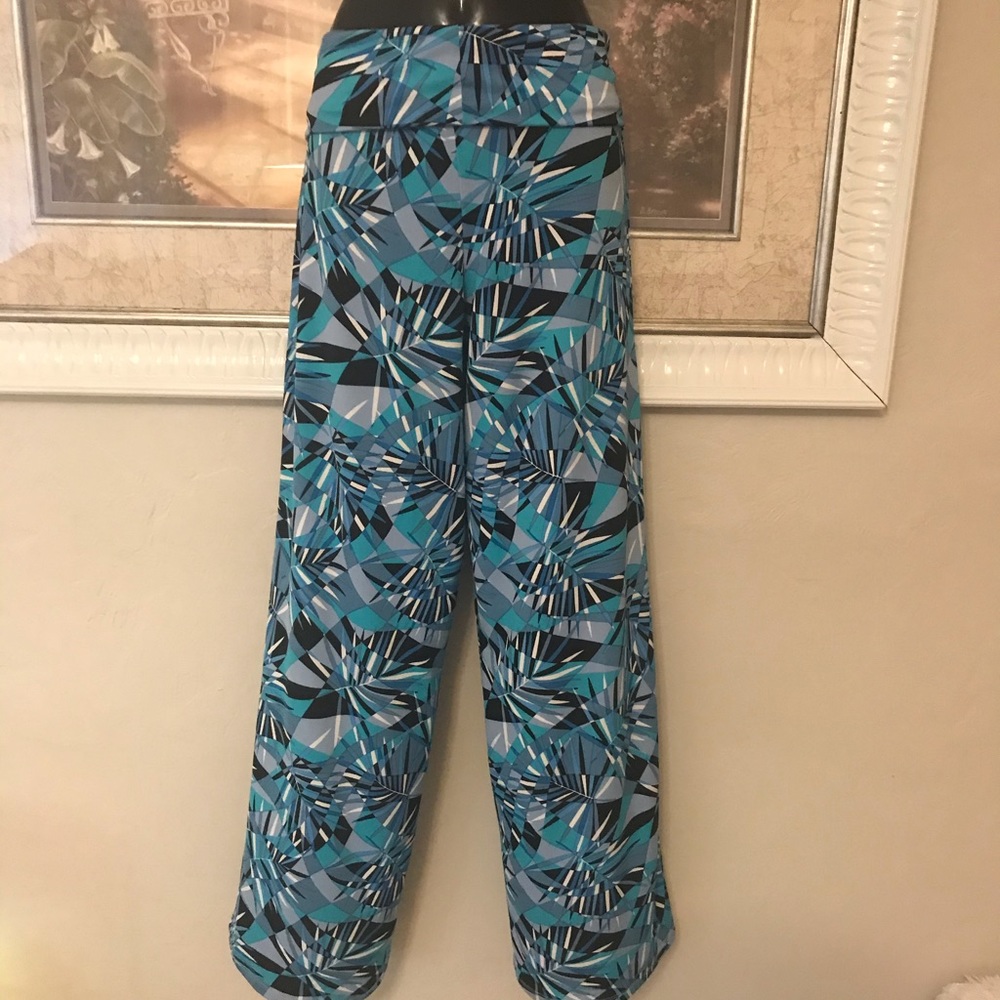 STRECHY PANTS